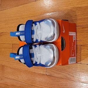 Nike Flex Contact 4 (Size:4c Toddler)